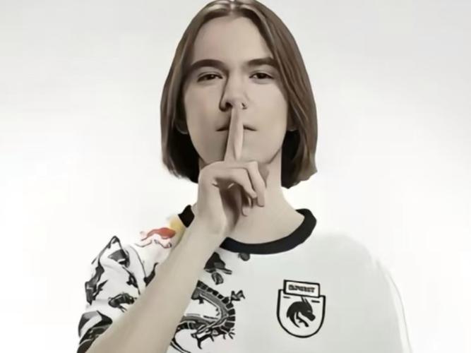 大的对比失